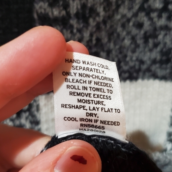 Halogen Buffalo Plaid Sweater - Picture 8 of 8